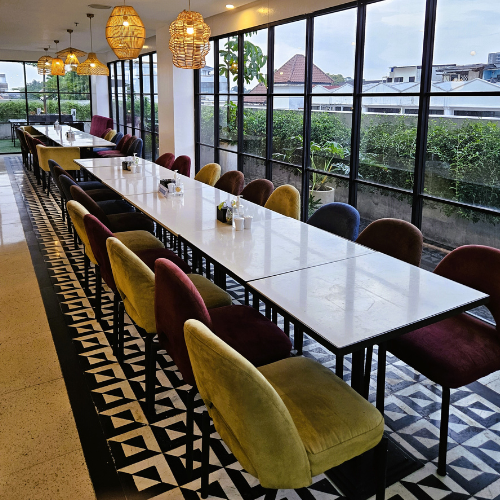 elegent restaurant interior designers